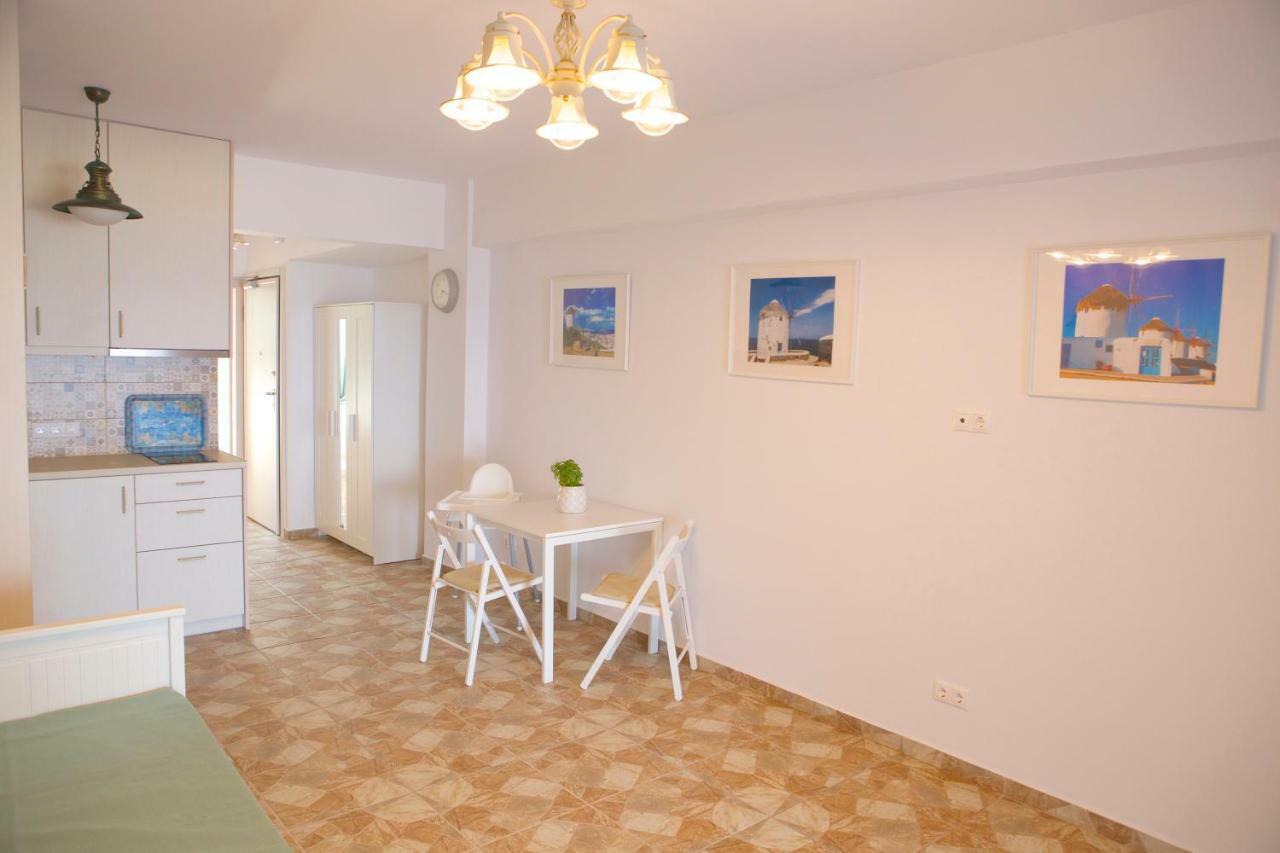 Mediterranean Sandy Beach Apartment Tolón Dış mekan fotoğraf